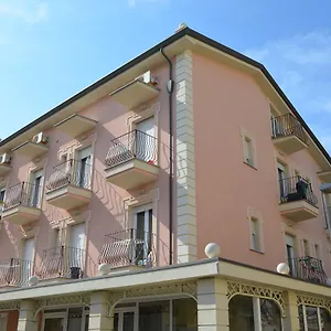 2* Aparthotel Uno Studio&suites